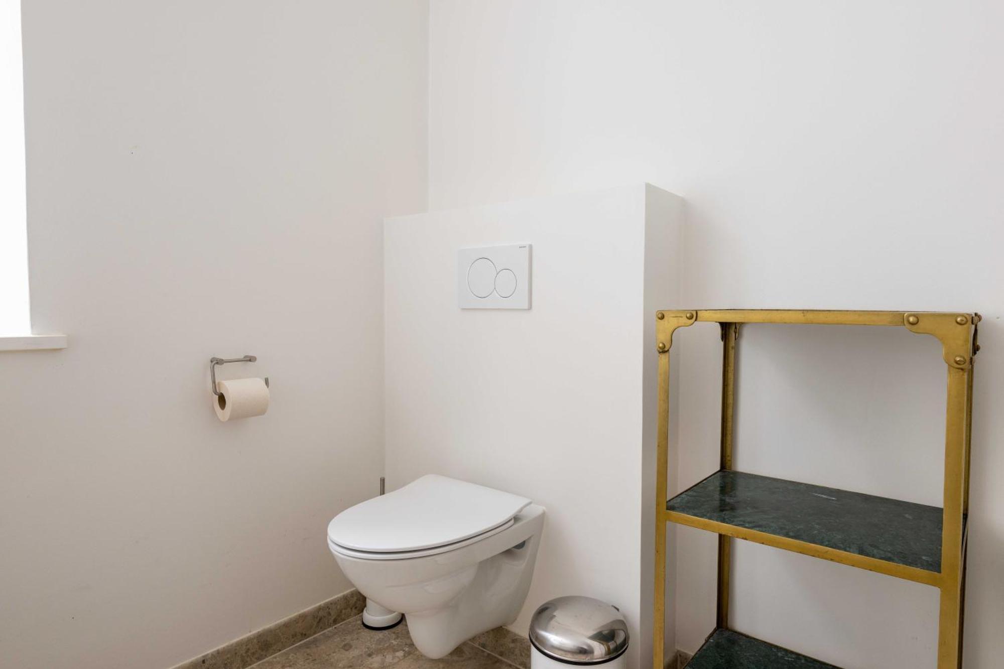 Appartamento Rare 4br W Unique Details In Cph