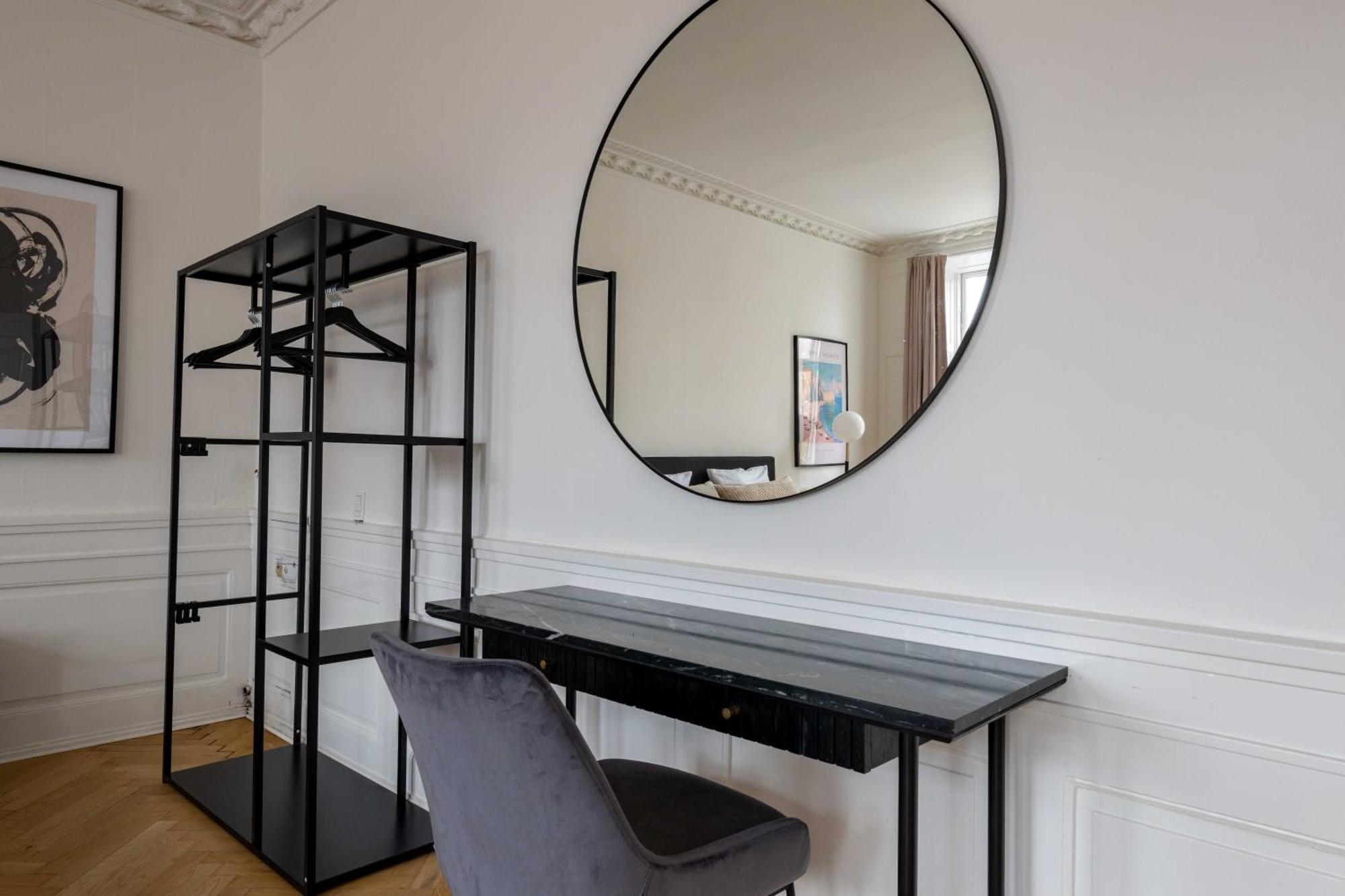 Appartamento Rare 4br W Unique Details In Cph Copenaghen